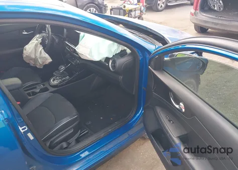 2022 Kia Forte Gt-Line z USA, uszkodzony, nr VIN 3KPF54AD6NE435303